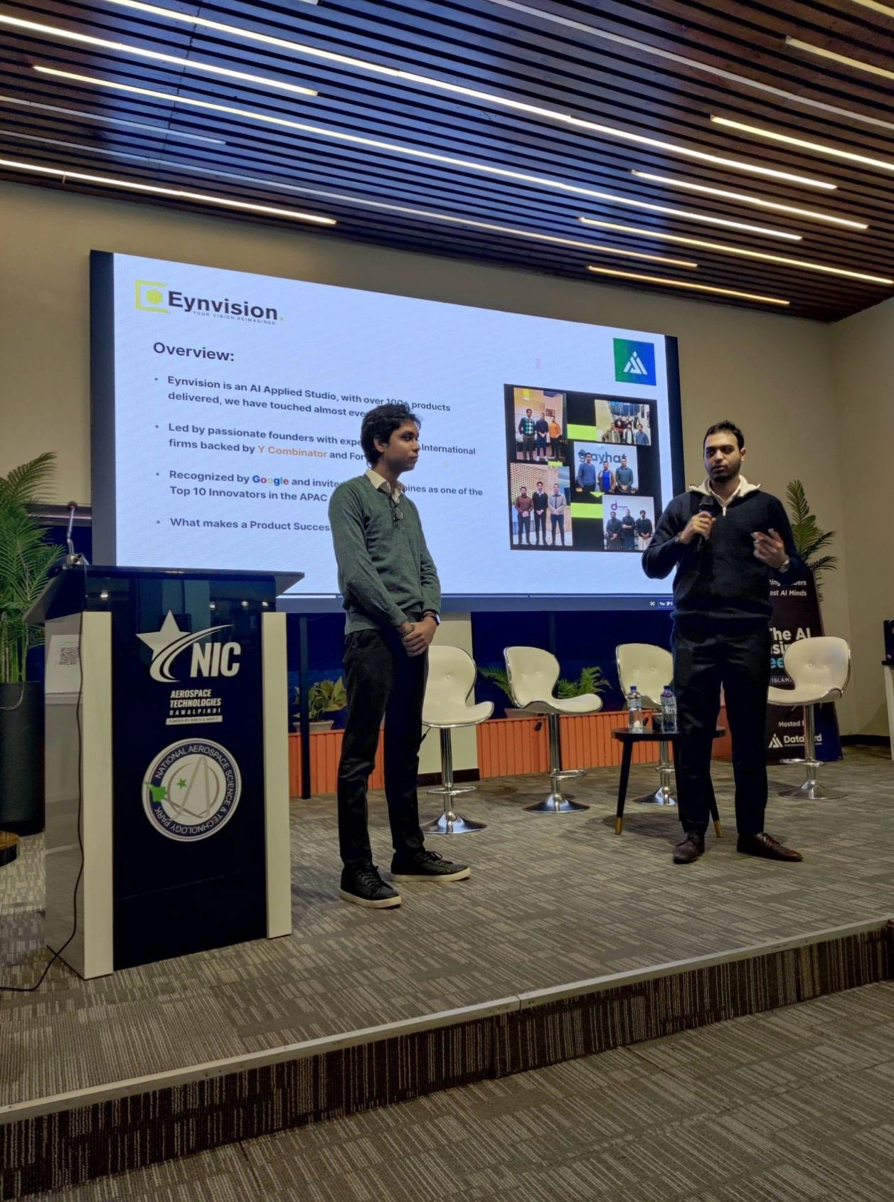 Eynvision presenting at an industry event